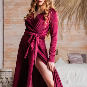 Velvet dressing gown, Velvet robe bridesmaids, Women velvet robes with sleeves, Long velvet robe, Bride velvet robe long, Red velvet robe