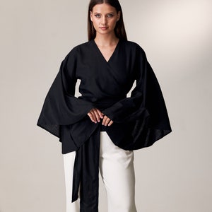 Haut kimono en lin, chemisier à manches larges, haut cache-cœur en lin, chemisier cache-cœur, chemise ample en lin, cache-cœur kimono, chemise kimono japonaise, kimono court femme image 1