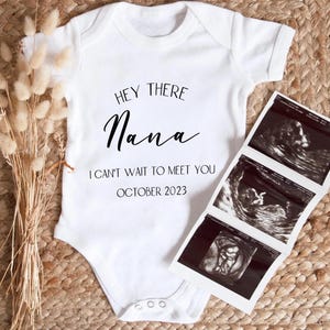 Personalised Grandparents Pregnancy Announcement Baby Bodysuit, Pregnancy Reveal Baby Grow, Custom Baby Due 2025 Vest, Baby Coming Soon