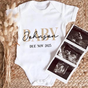 Personalised Pregnancy Announcement Baby Bodysuit, Pregnancy Reveal Baby Grow, Custom Baby Due 2025 Vest, Baby Coming Soon Bodysuit