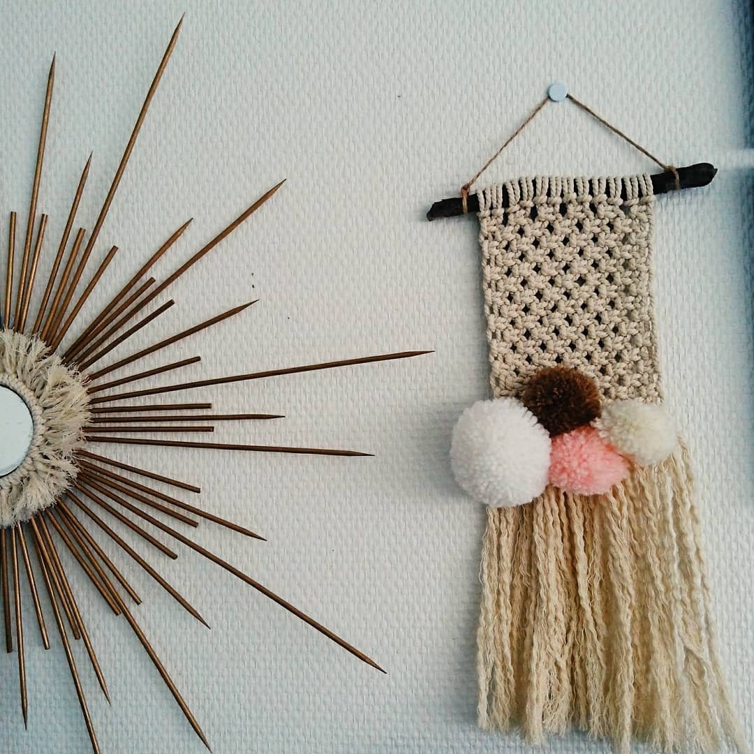 Snigdhat? Suspension Murale en Macramé Pompons