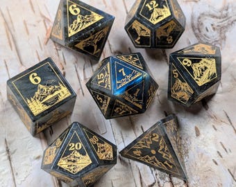 Everwild - Juego de dados de labradorita con grabados de bosque y montaña, 7 dados de borde afilado para DnD, Pathfinder, TTRPG, regalo para jugadores