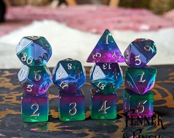 Juego de 11 dados de resina Aurora: Dados de D&D Aurora con D6 y D20 adicionales.