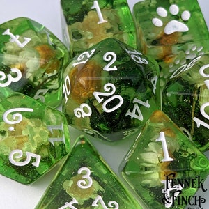 White Flowers and Moss Dice Set, TTRPG Polyhedral dice, D&D dice, Dungeons and Dragons, Table Top Role Playing, Real flowers plant dice