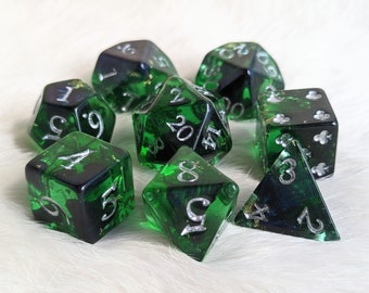 Shadowy Forest DnD Dice Set, dés polyédriques, dés D&D, Donjons et Dragons, TTRPG. Ranger Dice Set, dés verts et noirs