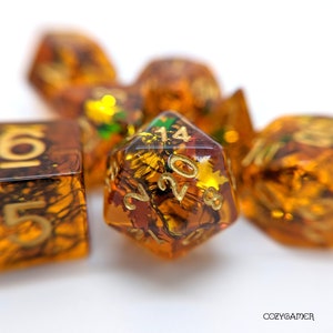 Fallende Blätter Würfel Set - 7 Teilig. Dungeons and Dragons, Herbst D&D Würfelset, Herbst Würfel Set für DnD und Tabletop Spiele. D20 TTRPG Würfel