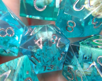 Ocean Flora DnD Dice Set, Polyhedral dice, D&D dice, Dungeons and Dragons, Table Top Role Playing. Sharp Edge resin dice with sea shells