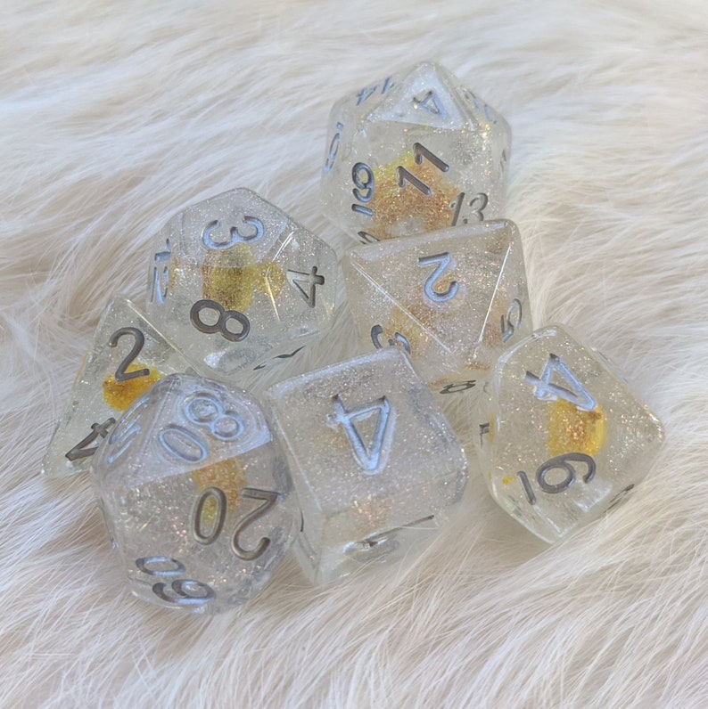 Hidden Flower DnD Dice Set D/&D dice Table Top Role Playing Real Dried flowers in resin glitter Dungeons and Dragons Polyhedral dice