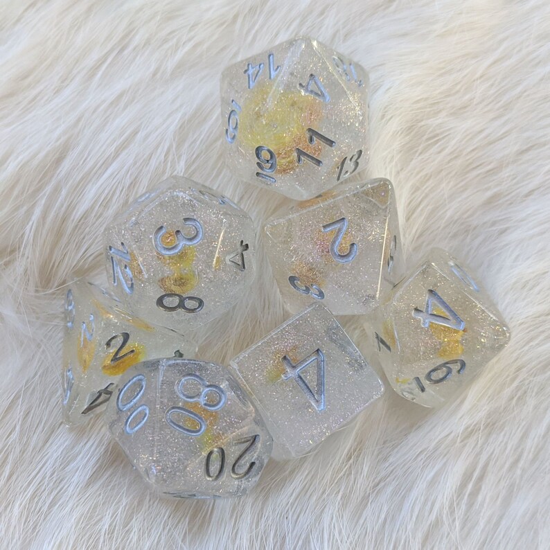 Hidden Flower DnD Dice Set D/&D dice Table Top Role Playing Real Dried flowers in resin glitter Dungeons and Dragons Polyhedral dice