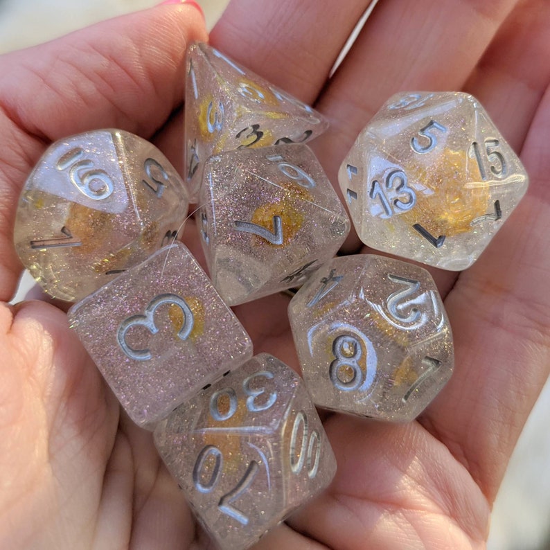 Hidden Flower DnD Dice Set D/&D dice Table Top Role Playing Real Dried flowers in resin glitter Dungeons and Dragons Polyhedral dice