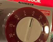 Magnetic kitchen timer,viewable from top or side,excellent condition,never used,measures 2.5 quot x2.5 quot 1.5 quot H