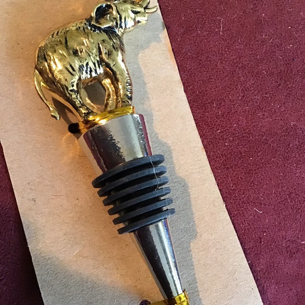 Elephant bottle stopper,home accent,home decor,home and living,elephant stopper,gold,measures 4.25 H"x2"W excellent condition,never used