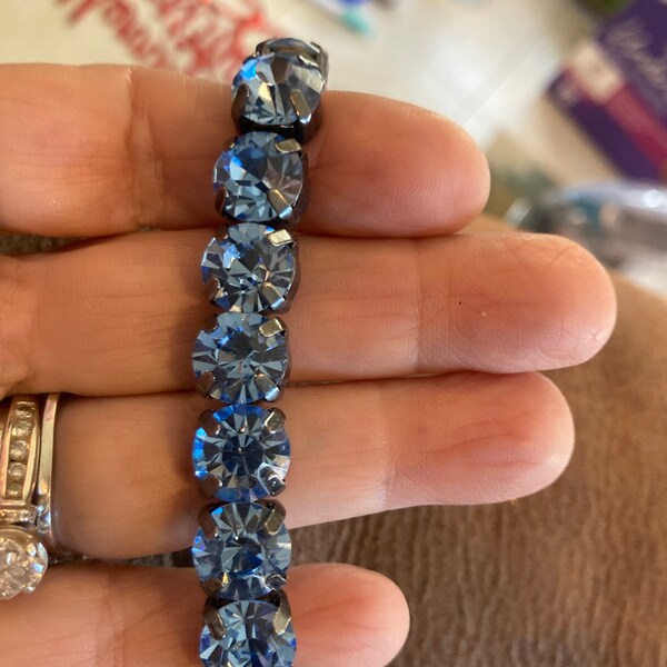 Beautiful blue bracelet,one size fits all,excellent condition,new,