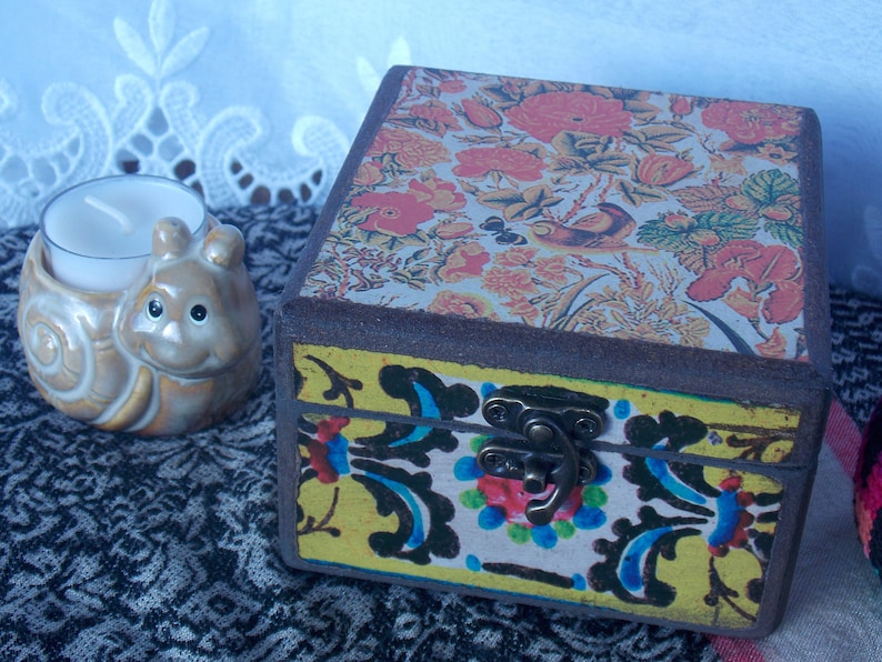 Decorative Latch Box