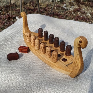 Hand-Carved Daldos: An Old Scandinavian Board Game for Your Handmade Collection, Daldos Short Version