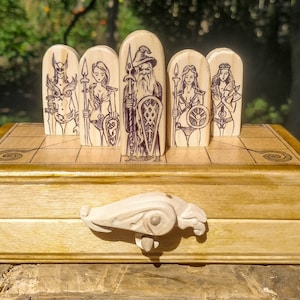 Irish Board Game - Brandubh, Old Ornaments, Carving, wooden Board Game