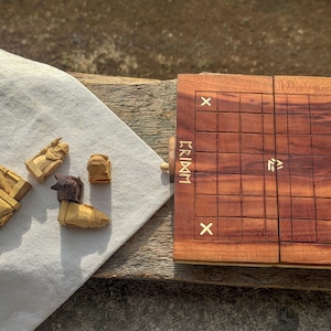 Blódvöllr - Brandubh from three wood, Old Irish Board Game - Brandubh, Game of Gods, Mythology Game, Valknut, Runes, Carved figurines