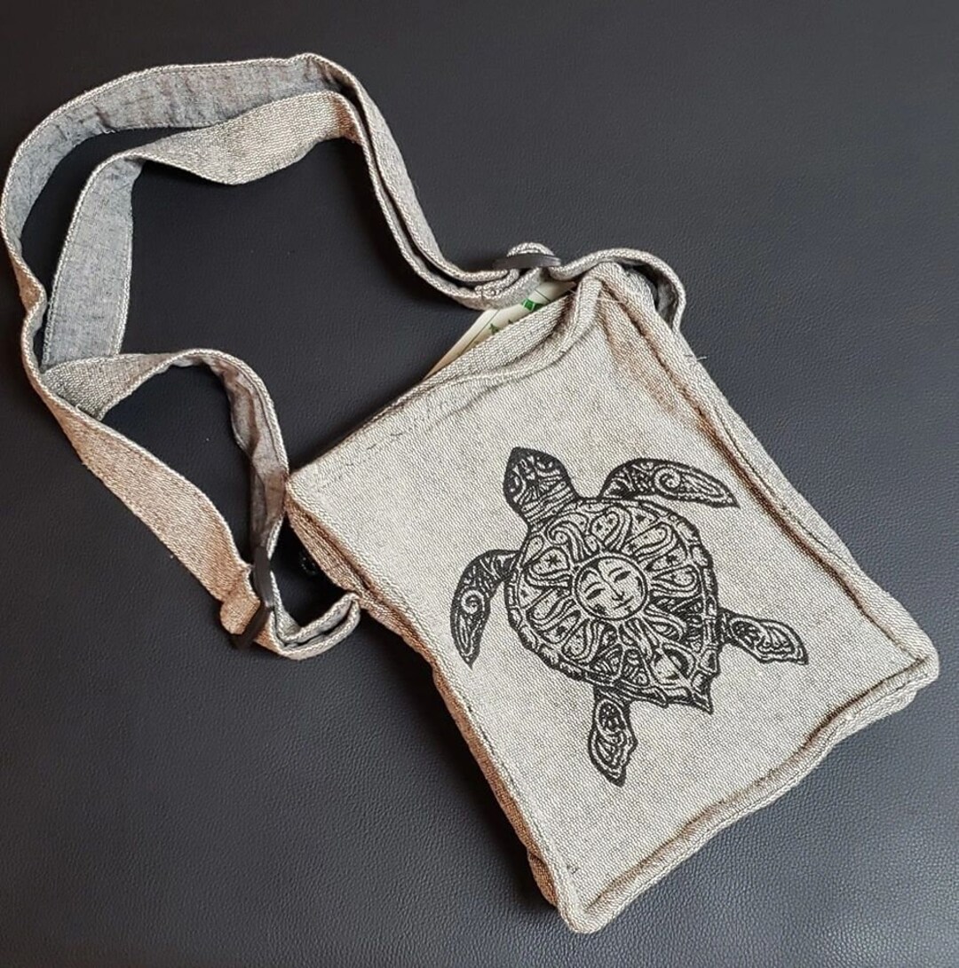 Sea Turtle Floral Hawaiian Pattern Print Crossbody Bags