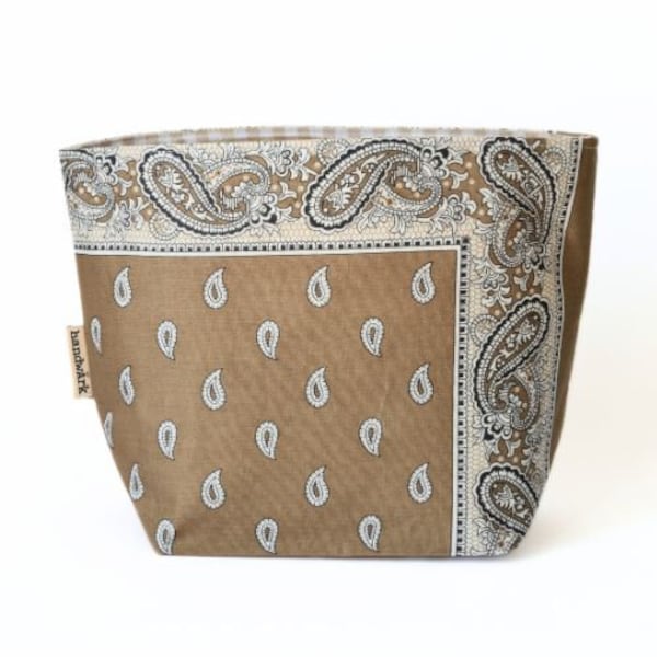 Utensilo fabric basket, Swiss craftsmanship with paisley fabric and gingham check, farmhouse style storage basket, order in the bathroom