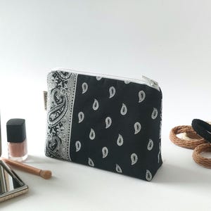 kleine cosmetische tas met rits, gemaakt van originele Zwitserse Glarner Tüechli, bandana tas, paisley tas, kleine toilettas