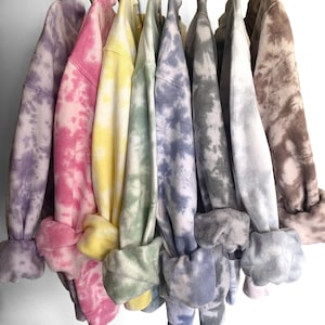 Sweat-shirt tie-dye, tie-dye neutre, col rond tie-dye, chemise tie-dye, tie-dye femme, tie-dye, tie-dye rose, tie-dye bleu, tie-dye blanc