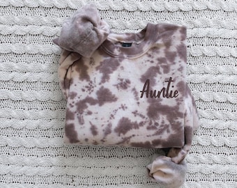 Embroidered Auntie Sweatshirt, Tie Dye Auntie Sweatshirt, Aunt Shirt, Aunt Sweatshirt, Tie Dye Sweatshirt, Mothers Day Gift, Gift for Aunt