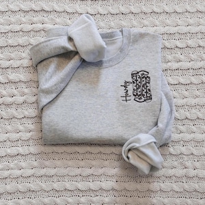 Embroidered Cowboy Boot Sweatshirt, Howdy Sweatshirt, Western Sweatshirt, Embroidered Western Sweatshirt, Boot Sweatshirt, Howdy Shirt
