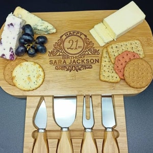 Cadeaux pour 21e anniversaire - Cadeau personnalisé - Plateau de fromages en bambou respectueux de l'environnement - Idées cadeaux pour 21e anniversaire - Gravure