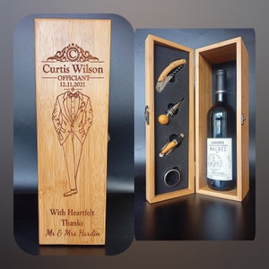 Geschenke für Offiziant - Personalisierte Bambus Weinkiste mit Werkzeugen - Das perfekte personalisierte Dankeschön für Offiziant bei der Hochzeit
