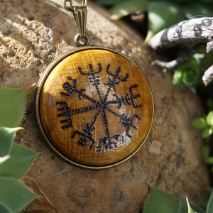 Round wooden and bronze pendant &quot;Vegvisir&quot; - 30mm - with bronze chain 67 cm long - Handcrafted Scandinavian Jewelry