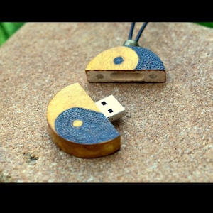 16GB USB Flash drive 2.0- Taijitu Round Pendant (Yin Yang Symbol) - 1.6in (40mm) - Engraving option on the back and on the edge possible