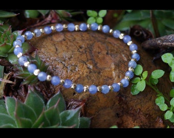 'Elegance' bracelet - Tanzanite - 4mm faceted beads and 22K gold plated beads