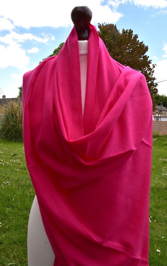 Cashmere Knitted Fuchsia Pink Shawl\Oversize Sciarpa\Travel Blanket\Mediation Pashmina Wrap Handwoven Nepal Accessori Sciarpe e stole Scialli e stole 