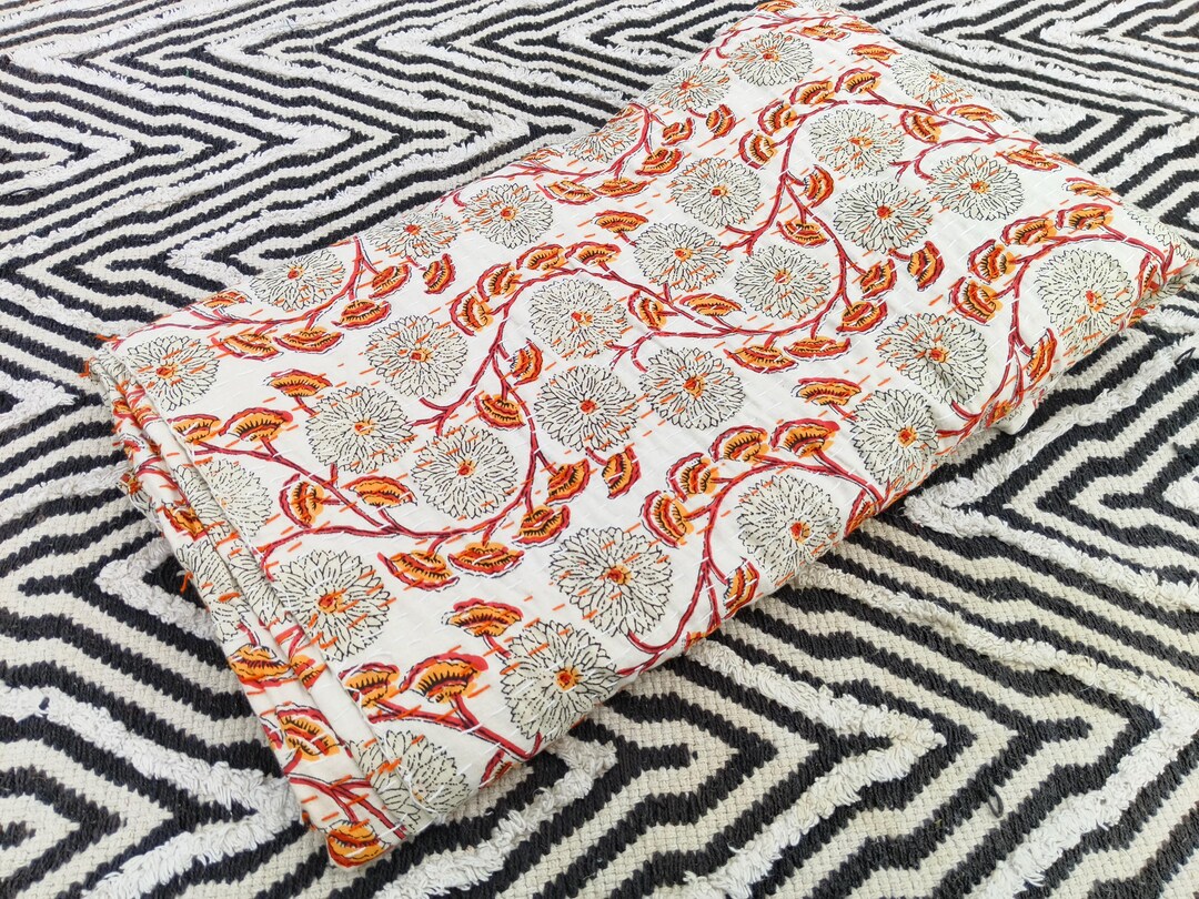 白い花柄カンタキルト：手縫いのヴィンテージコットンスロー - Etsy 日本