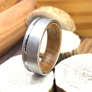Sandblasted Tungsten Whiskey Barrel Ring, Whisky Wood Wedding Band, Tungsten Ring Men, Wood Wedding Ring Men, Whiskey Mens Ring