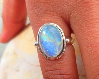 Moonstone Ring, 92.5% Silver Ring, June Birthstone, Oval Stone Ring, Boho Statement Ring, Promise ring, Blue Stone ring, Rainbow Moonstone