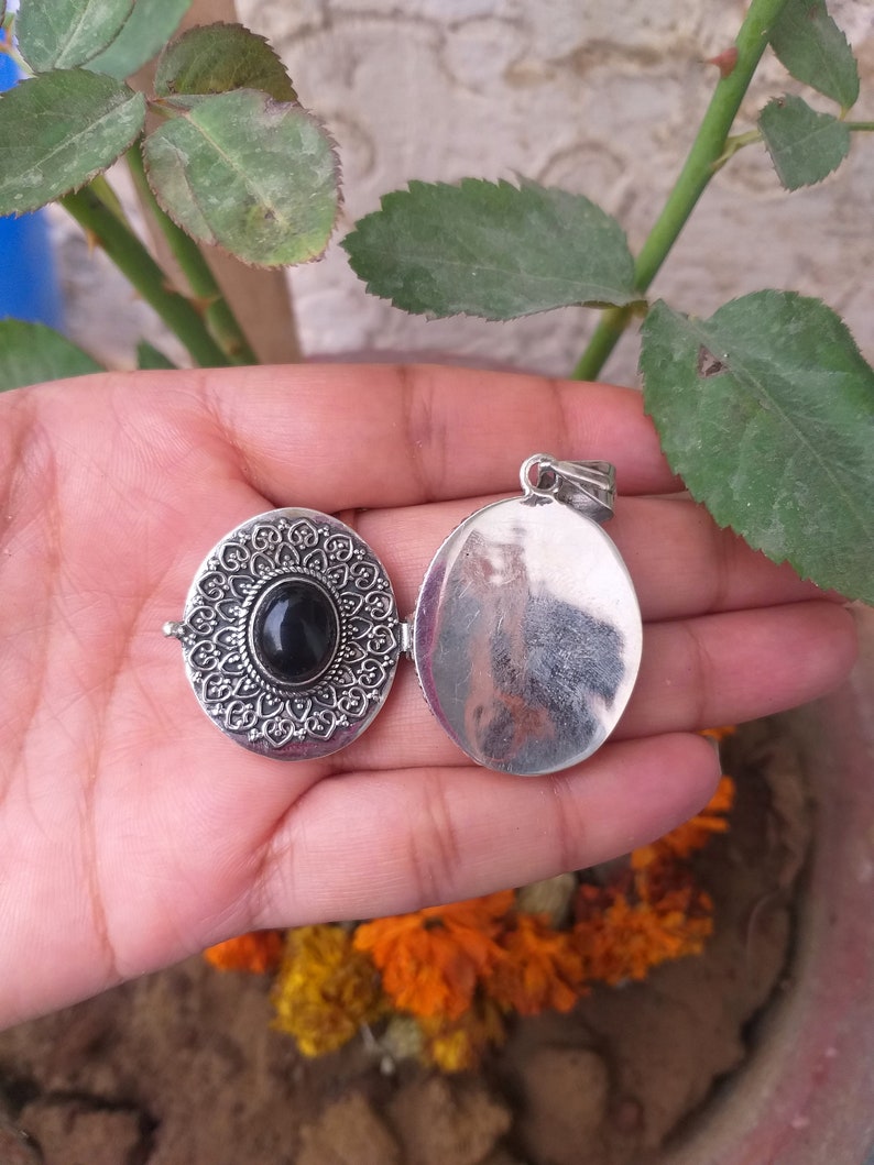 Black Onyx poison Box Pendant, 92.5%sterling silver pendant, designer dainty pendant, Gifts for him image 4
