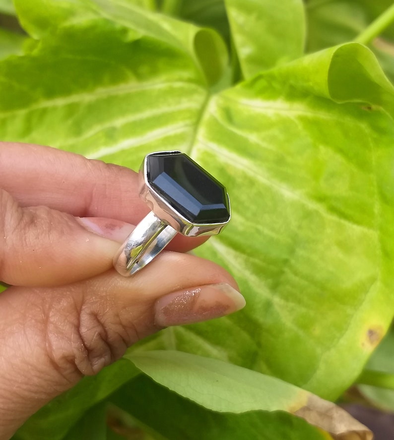 Ring i sterlingsilver med svart onyx, handgjord ring med hexagonal ädelsten bild 2