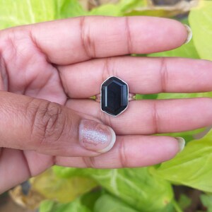 Ring i sterlingsilver med svart onyx, handgjord ring med hexagonal ädelsten bild 5