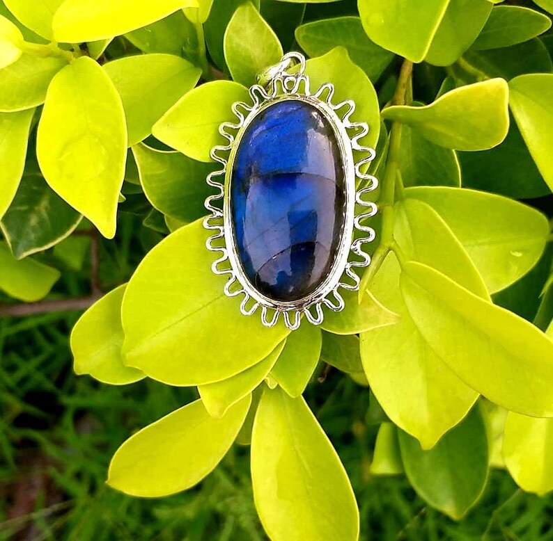 Labradorite Pendant 925%  silver pendant Deep Blue Flashy image 0