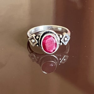 Rode robijnrode ring, 92,5% zilveren ring, rode stenen ring, vierkante steenring, unieke ring, designer ring, Boho statement ring robijnrode