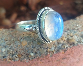 Moonstone Ring, 92.5% Silver Ring, June Birthstone, Oval Stone Ring, Boho Ring, Blue Flash Stone ring, Rainbow Moonstone, Gifts For Her