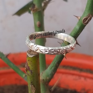 Birth Flower Ring/Bands, Silver Flower Band, Gifts for sis in law, Thumb Ring, Silver Handmade Flower Design band, Silver band for Women/Men