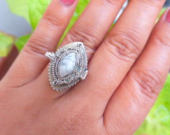 Natuurlijke witte howliet gifring, 925 sterling zilver, medicijnring, pillendoosring, geheime compartimentring, te openen gifring