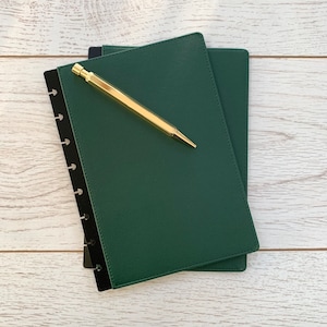 Couverture pour agenda A5 en similicuir vert foncé | Couverture pour ordinateur portable A5 en faux cuir vert forêt