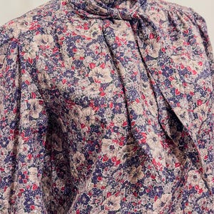 Vintage Floral Print Pussycat Bow Blouse