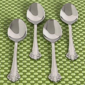 Reed & Barton ELEGANTE Stainless 4 Oval Soup Spoons Select Glossy Korea Flatware