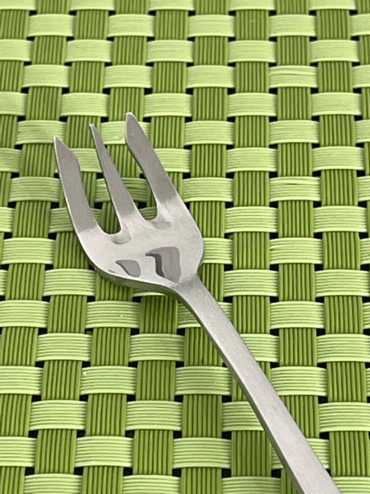 Oneda Northland POST ROAD Stanless 4 Salad Forks Satn Flatware - 6 1