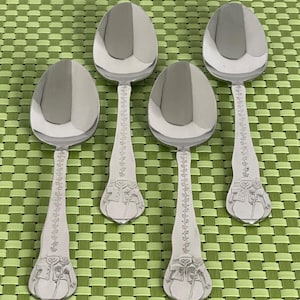 Debbie Mumm SNOWMAN Stainless 4 Oval Soup Spoons Sakura Japan Glossy Flatware