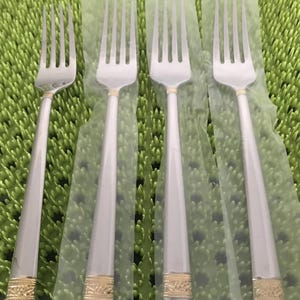 Gorham FESTIVE HOLLY Stainless 4 Salad Forks 18/10 Gold Accent Flatware - 7 1/4"
